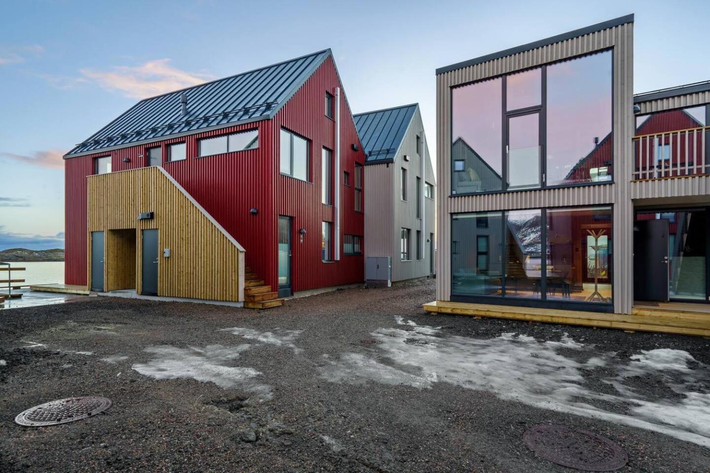 Rorbuleilighet I Idylliske Henningsvær Exteriör bild